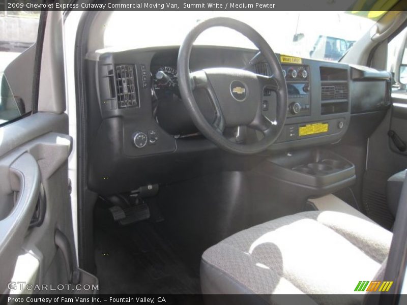 Summit White / Medium Pewter 2009 Chevrolet Express Cutaway Commercial Moving Van