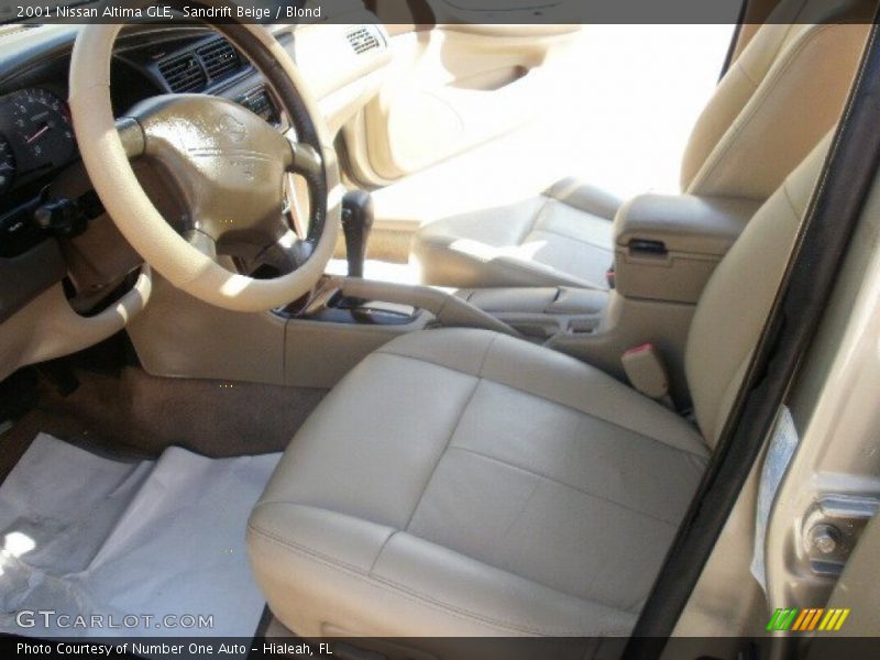 Sandrift Beige / Blond 2001 Nissan Altima GLE