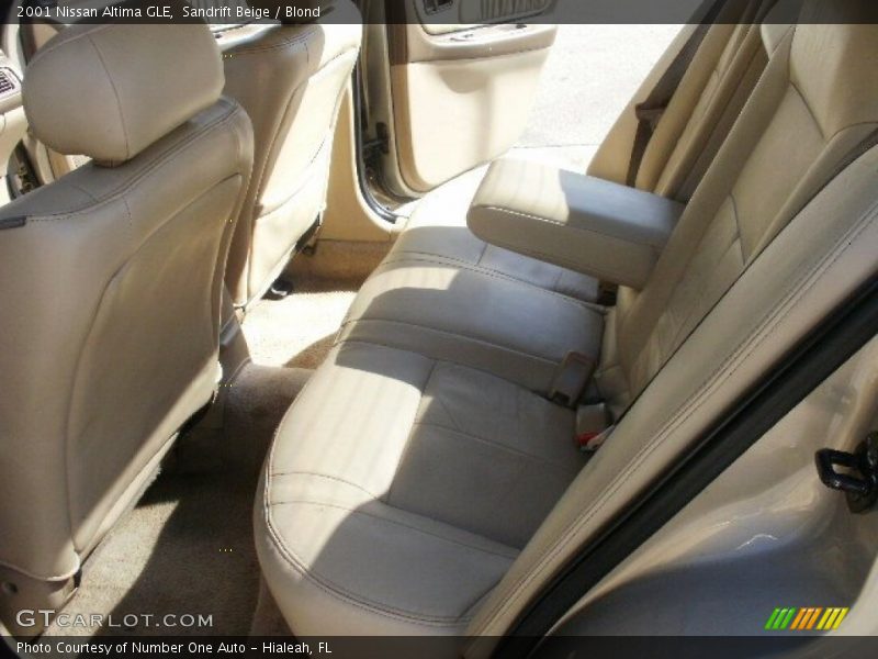 Sandrift Beige / Blond 2001 Nissan Altima GLE