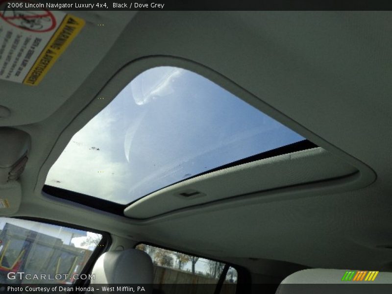 Black / Dove Grey 2006 Lincoln Navigator Luxury 4x4