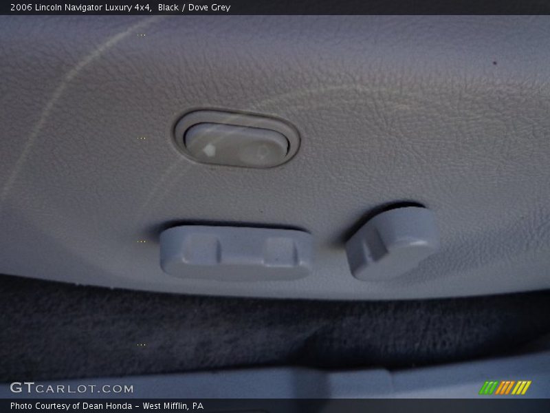 Black / Dove Grey 2006 Lincoln Navigator Luxury 4x4