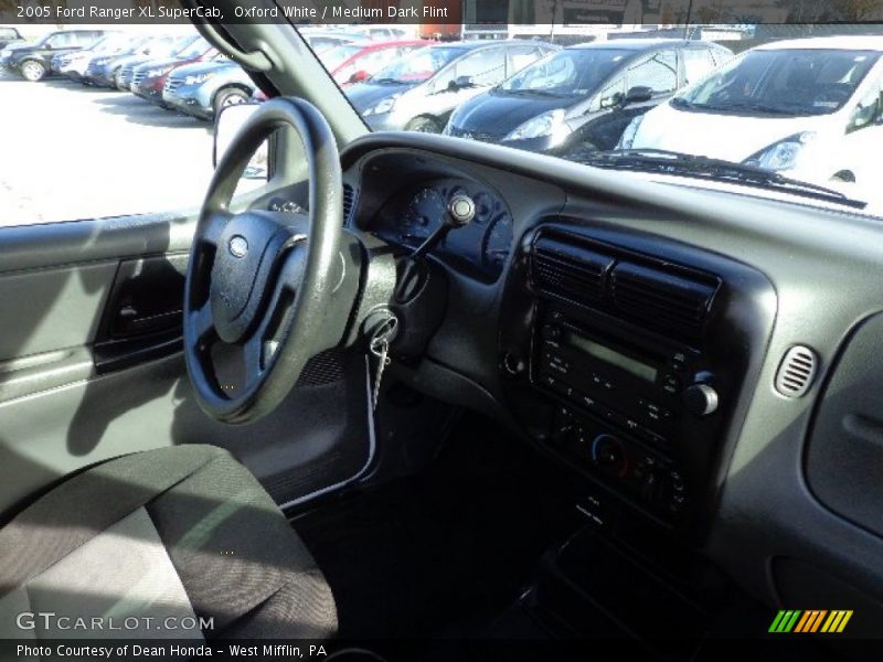 Oxford White / Medium Dark Flint 2005 Ford Ranger XL SuperCab