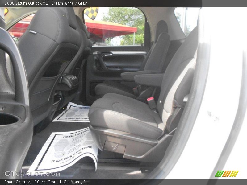Cream White / Gray 2008 Saturn Outlook XE
