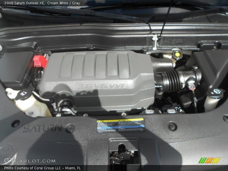 Cream White / Gray 2008 Saturn Outlook XE