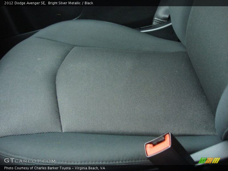 Bright Silver Metallic / Black 2012 Dodge Avenger SE