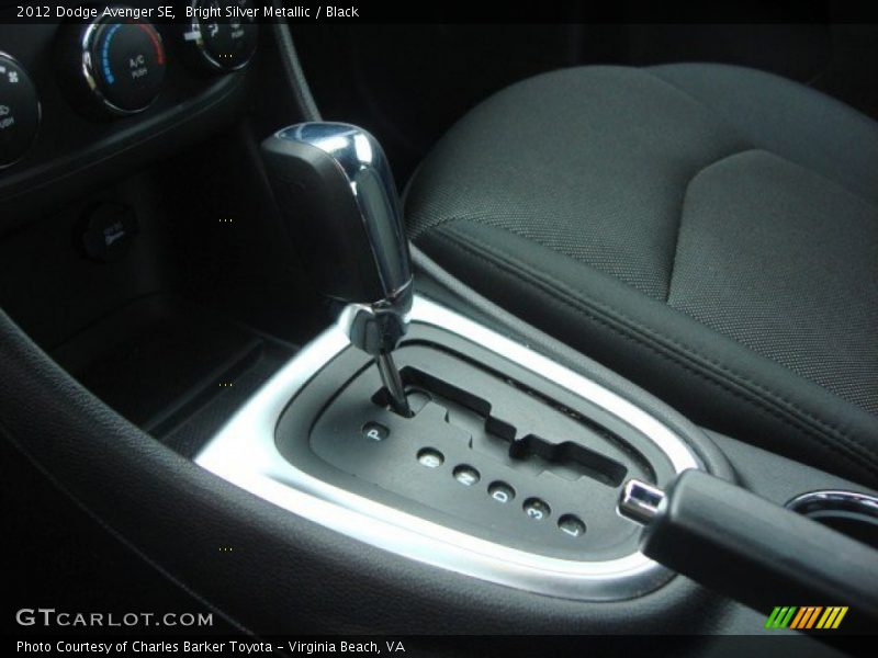 Bright Silver Metallic / Black 2012 Dodge Avenger SE