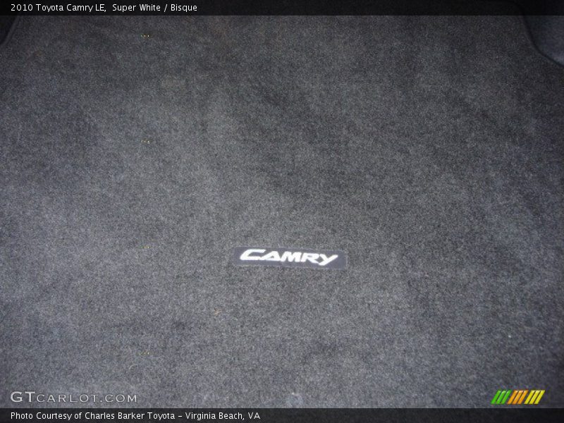 Super White / Bisque 2010 Toyota Camry LE