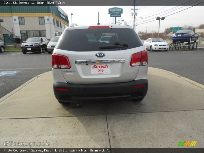 Bright Silver / Gray 2011 Kia Sorento LX