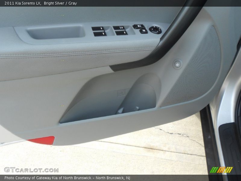 Bright Silver / Gray 2011 Kia Sorento LX