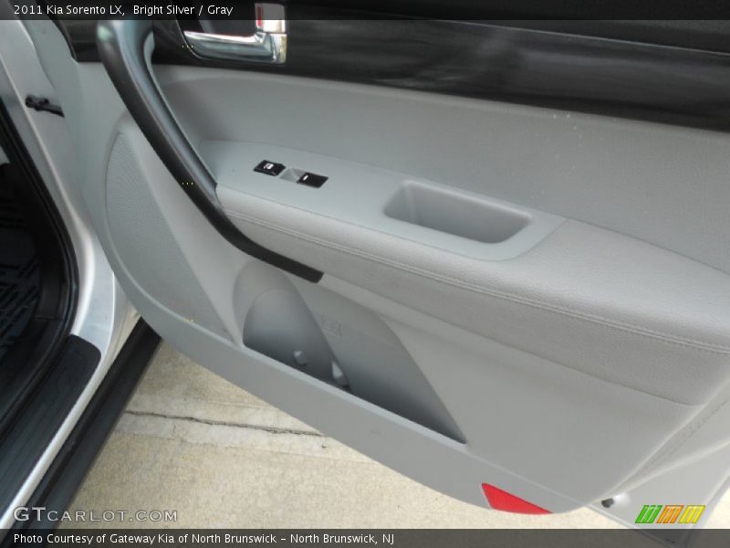 Bright Silver / Gray 2011 Kia Sorento LX