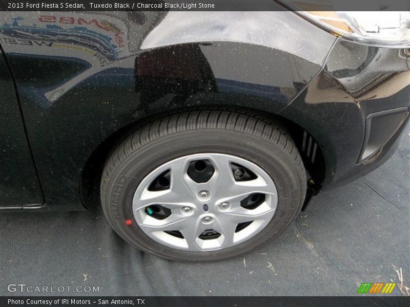 Tuxedo Black / Charcoal Black/Light Stone 2013 Ford Fiesta S Sedan