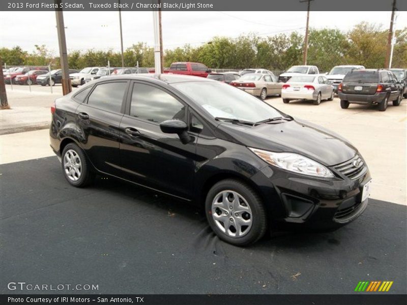 Tuxedo Black / Charcoal Black/Light Stone 2013 Ford Fiesta S Sedan