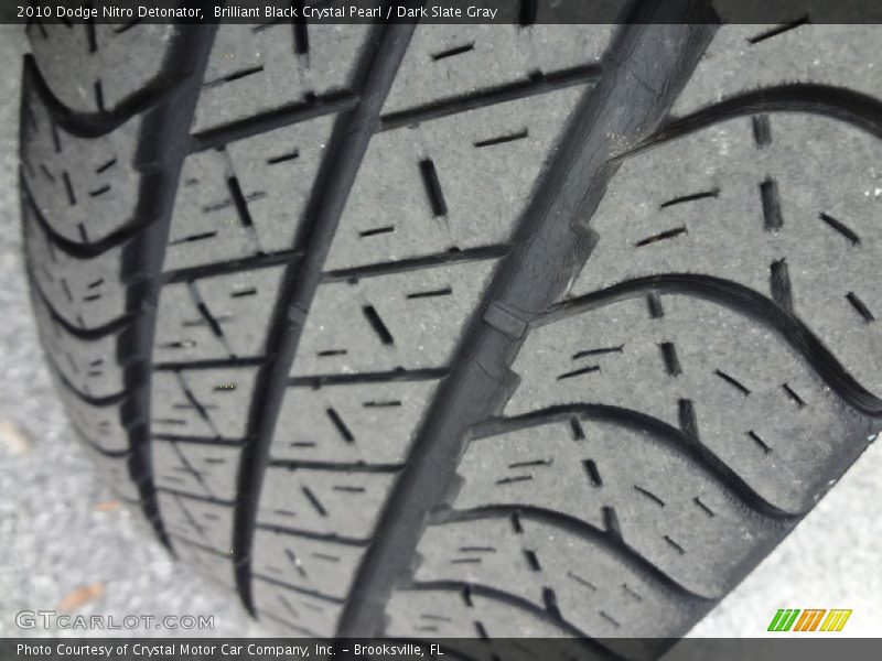 Brilliant Black Crystal Pearl / Dark Slate Gray 2010 Dodge Nitro Detonator