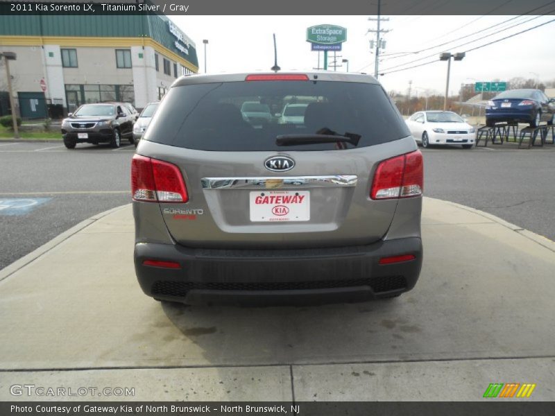 Titanium Silver / Gray 2011 Kia Sorento LX