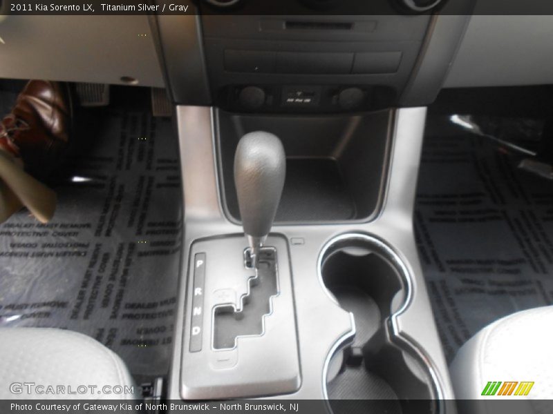 Titanium Silver / Gray 2011 Kia Sorento LX