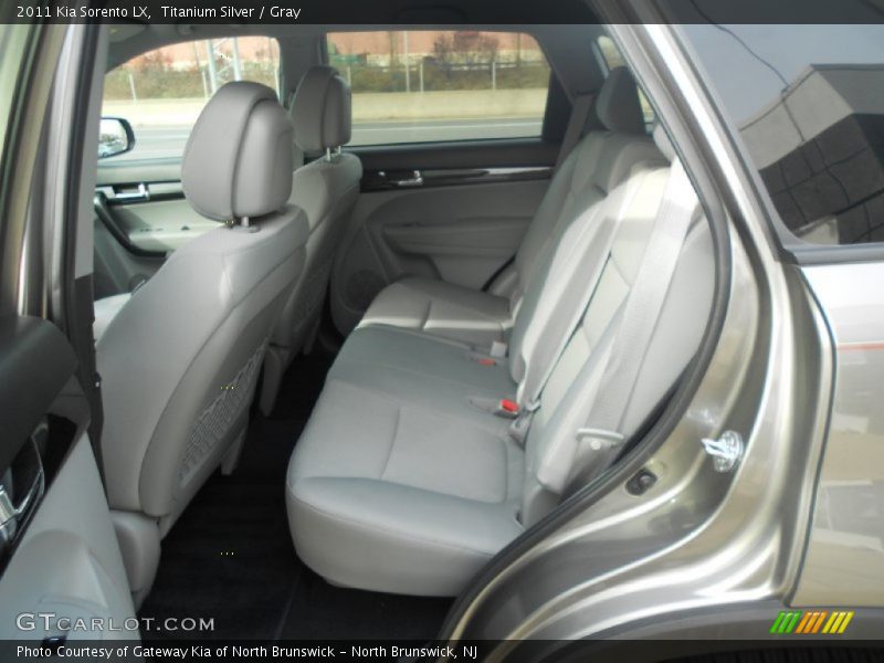 Titanium Silver / Gray 2011 Kia Sorento LX