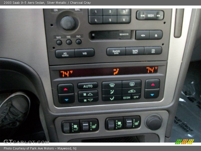 Controls of 2003 9-5 Aero Sedan
