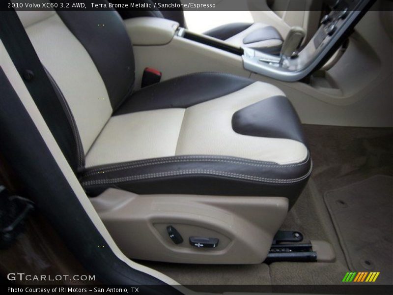 Front Seat of 2010 XC60 3.2 AWD