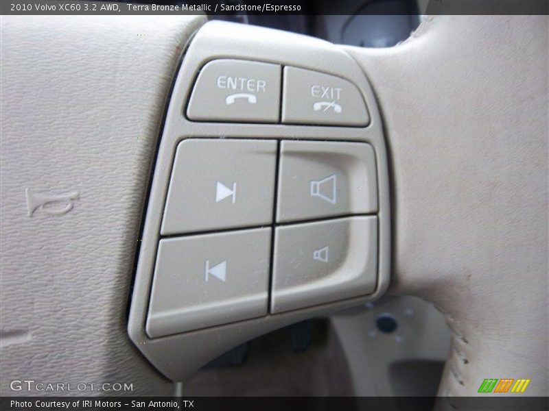 Controls of 2010 XC60 3.2 AWD
