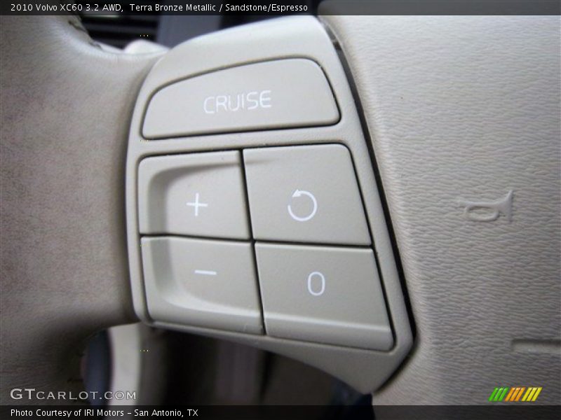 Controls of 2010 XC60 3.2 AWD