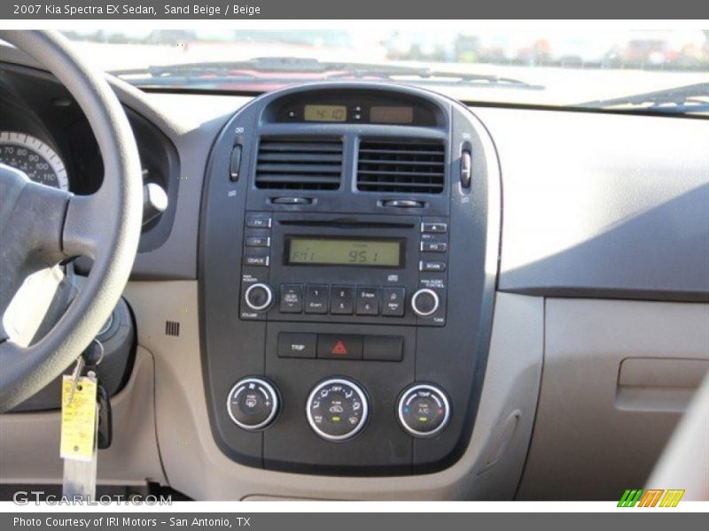 Sand Beige / Beige 2007 Kia Spectra EX Sedan