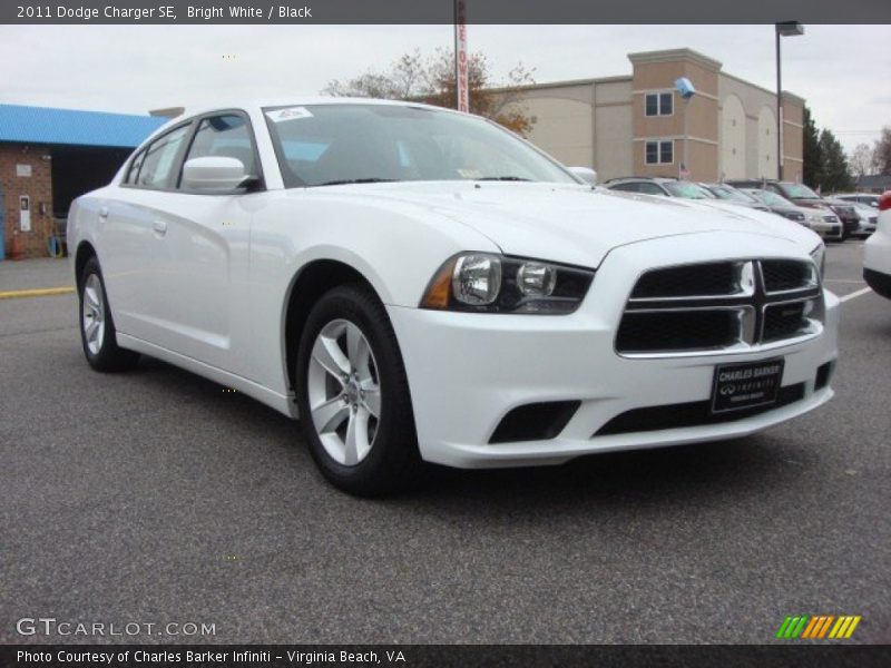 Bright White / Black 2011 Dodge Charger SE