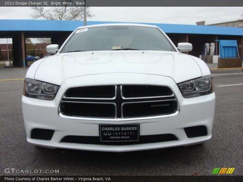 Bright White / Black 2011 Dodge Charger SE