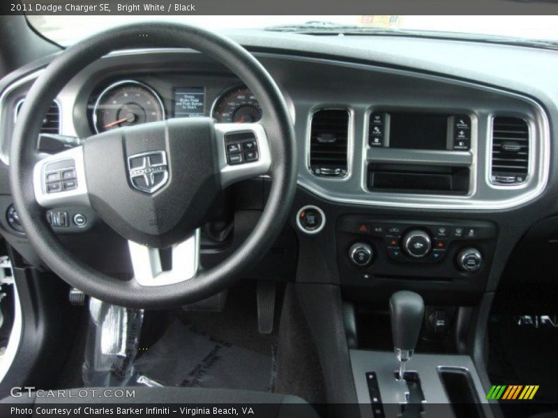Bright White / Black 2011 Dodge Charger SE