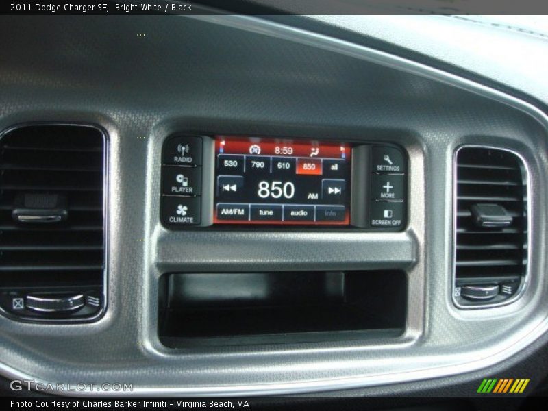 Bright White / Black 2011 Dodge Charger SE