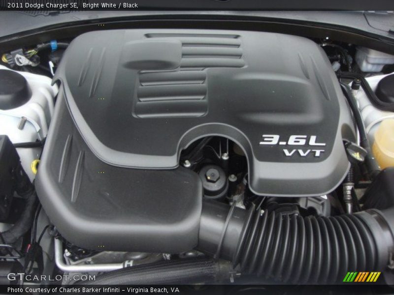 Bright White / Black 2011 Dodge Charger SE