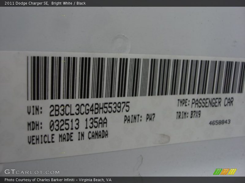 Bright White / Black 2011 Dodge Charger SE