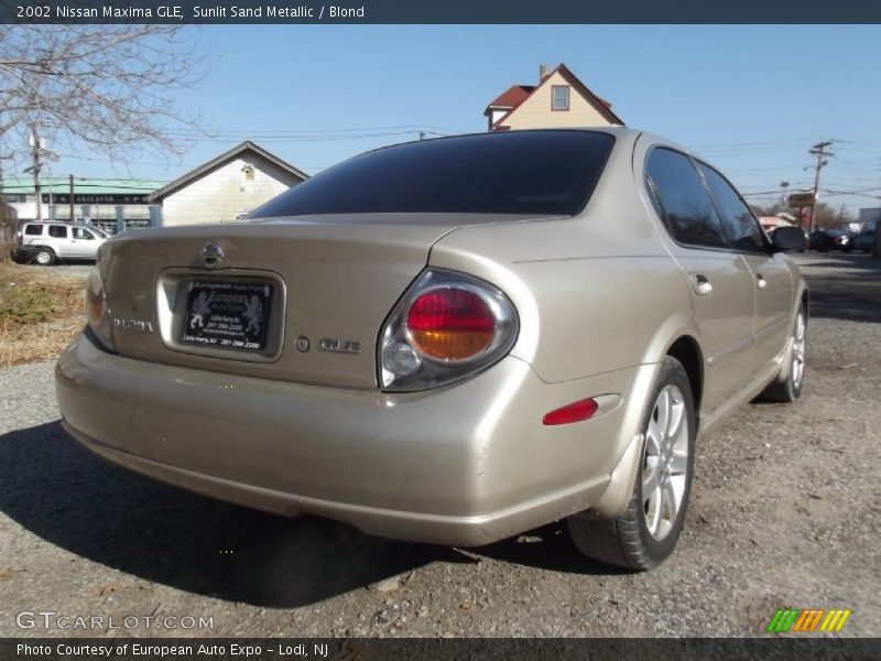 Sunlit Sand Metallic / Blond 2002 Nissan Maxima GLE