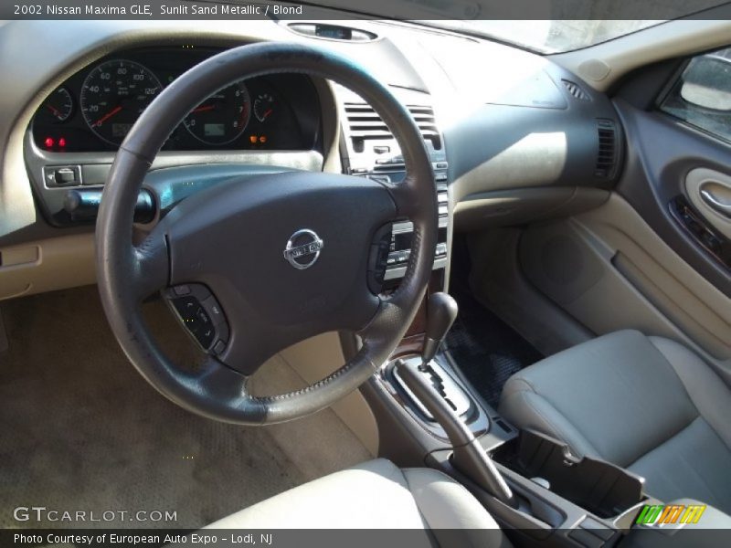 Sunlit Sand Metallic / Blond 2002 Nissan Maxima GLE