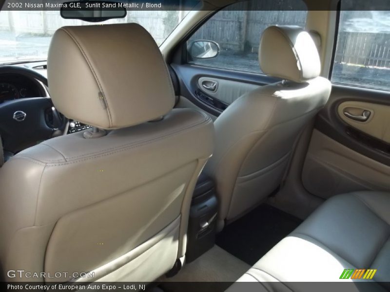 Sunlit Sand Metallic / Blond 2002 Nissan Maxima GLE