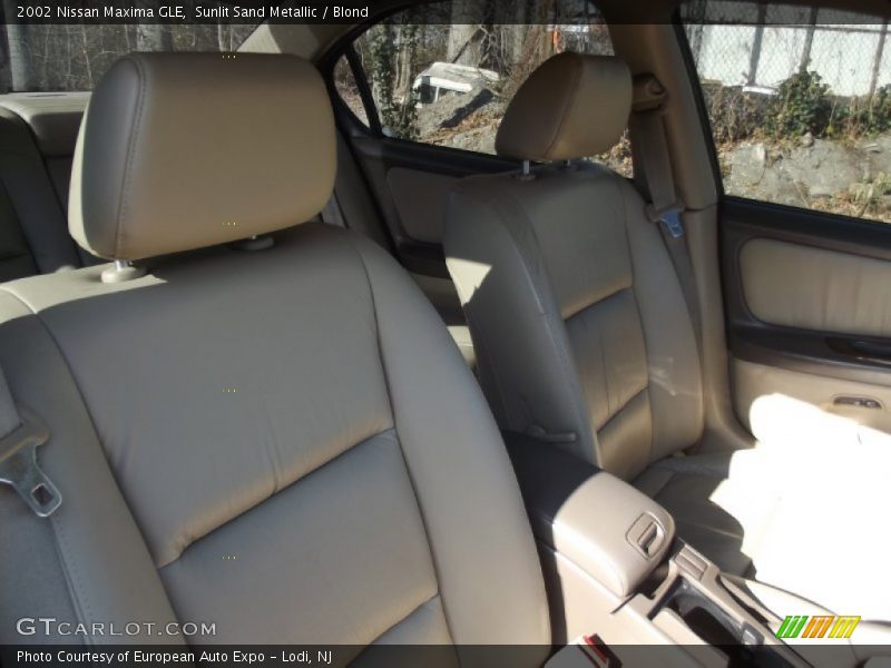 Sunlit Sand Metallic / Blond 2002 Nissan Maxima GLE