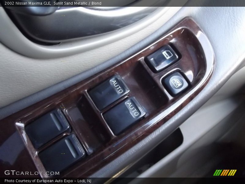 Sunlit Sand Metallic / Blond 2002 Nissan Maxima GLE