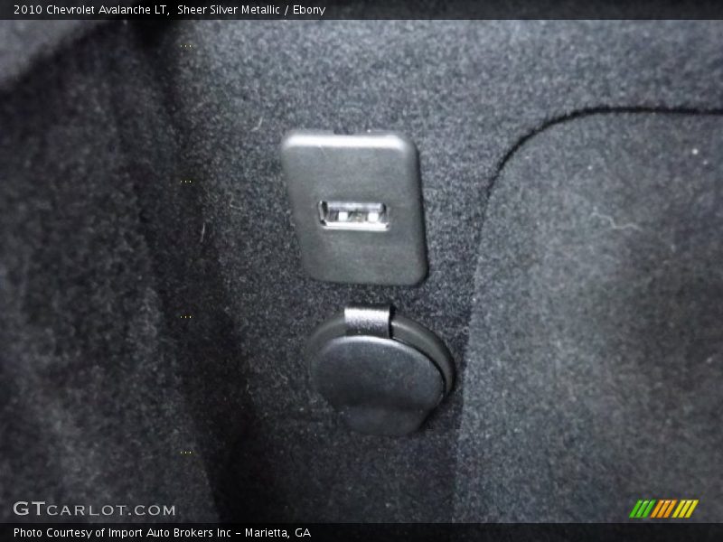 Sheer Silver Metallic / Ebony 2010 Chevrolet Avalanche LT
