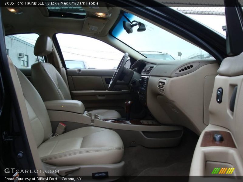 Black / Medium/Dark Pebble 2005 Ford Taurus SEL