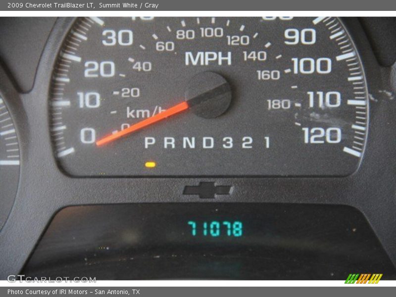 Summit White / Gray 2009 Chevrolet TrailBlazer LT