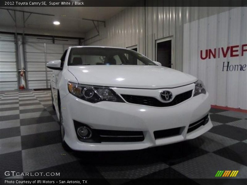 Super White / Black 2012 Toyota Camry SE