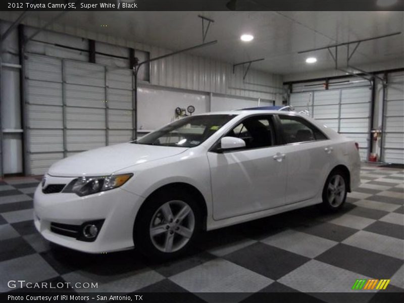 Super White / Black 2012 Toyota Camry SE