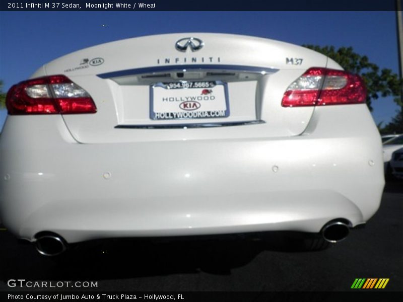 Moonlight White / Wheat 2011 Infiniti M 37 Sedan