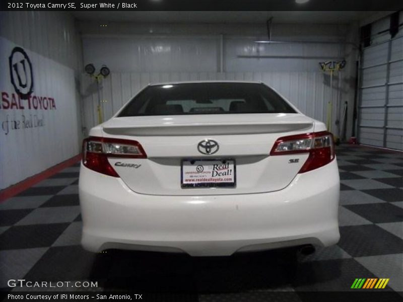 Super White / Black 2012 Toyota Camry SE