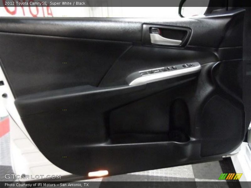 Super White / Black 2012 Toyota Camry SE
