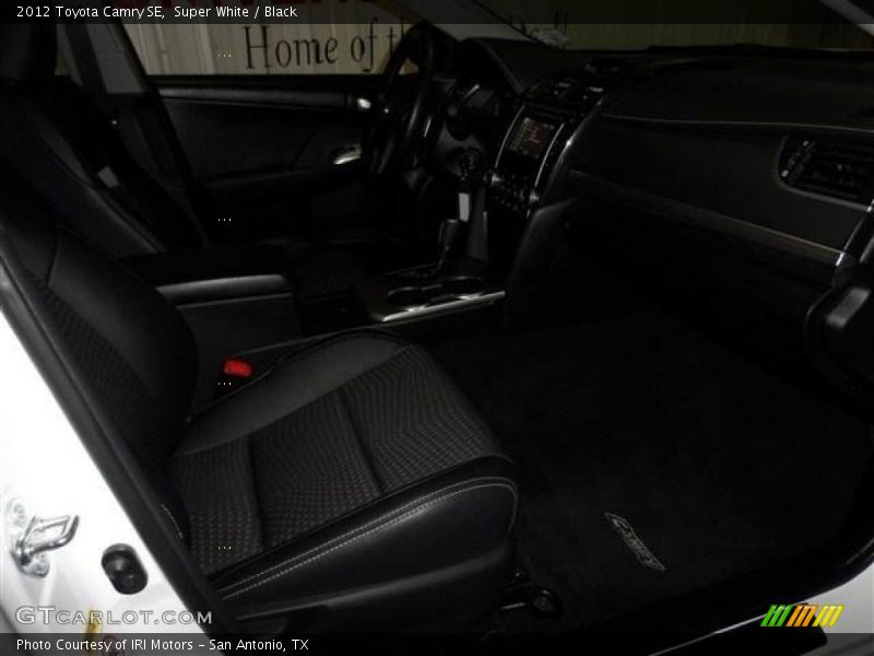 Super White / Black 2012 Toyota Camry SE