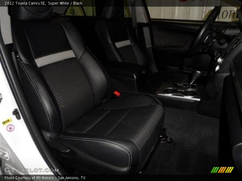 Super White / Black 2012 Toyota Camry SE