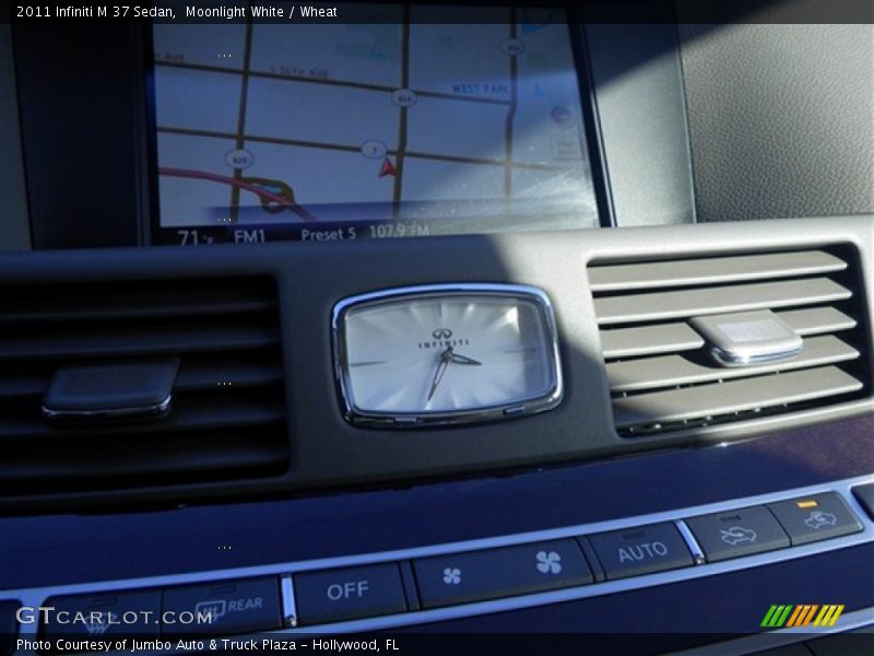 Moonlight White / Wheat 2011 Infiniti M 37 Sedan