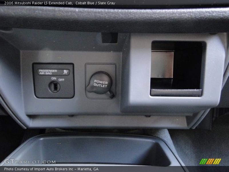 Cobalt Blue / Slate Gray 2006 Mitsubishi Raider LS Extended Cab