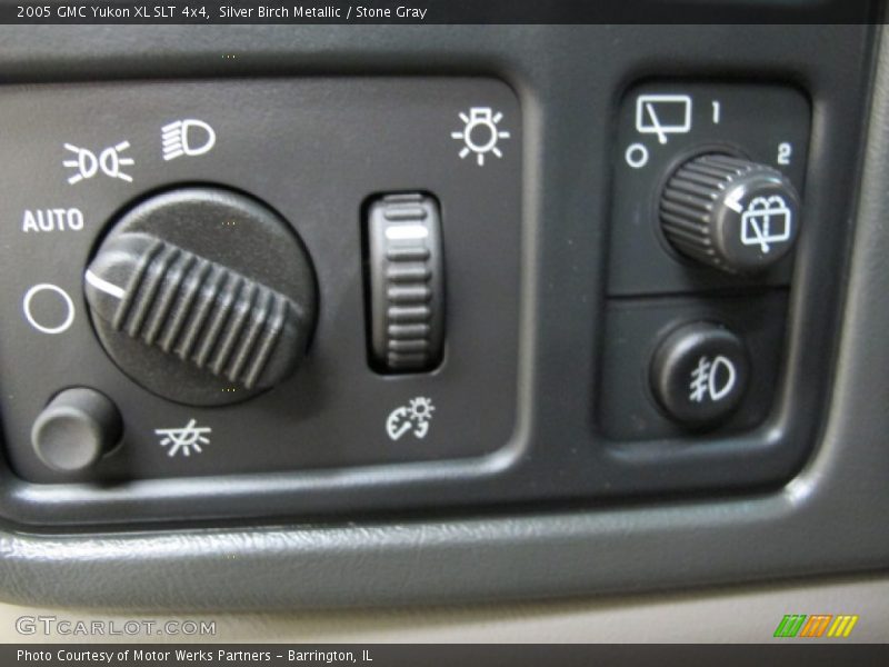 Silver Birch Metallic / Stone Gray 2005 GMC Yukon XL SLT 4x4