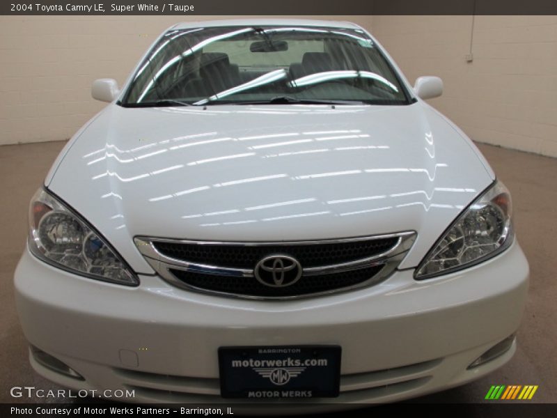 Super White / Taupe 2004 Toyota Camry LE